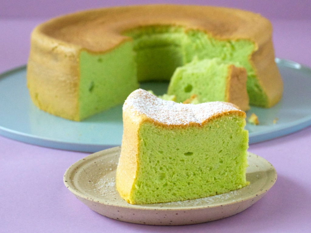 Pandan Triangle Cake